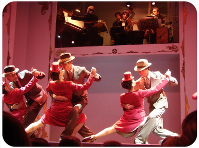 Tango dinner show in Buenos Aires a chorus line