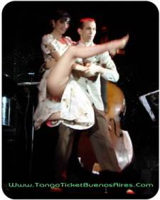 sensuality at el querandi tango dinner show in buenos aires