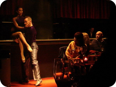 Ingressos Show Tango em Buenos Aires Rojo Tango e feito muito perto do publico no faena hotel